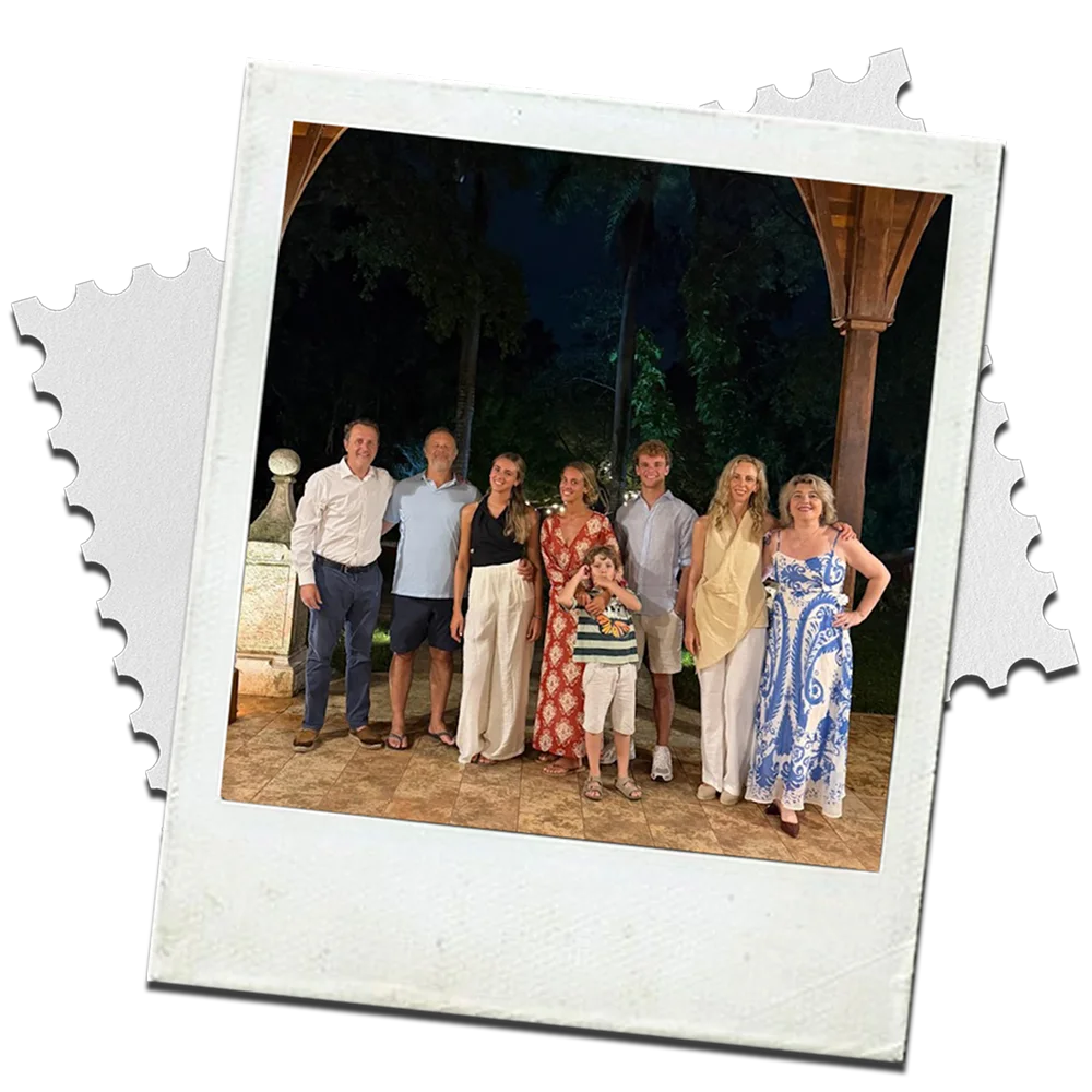 Photo of Miguel García del Castillo and family